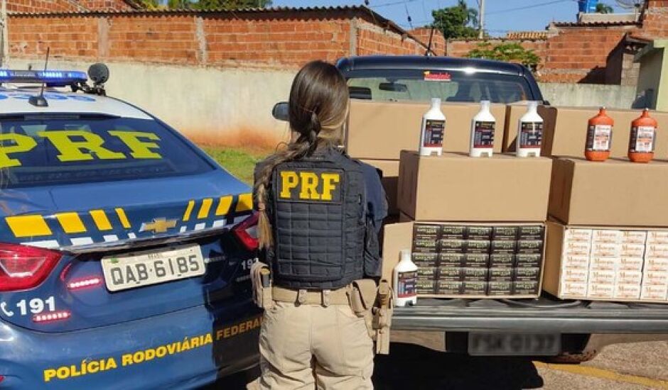 Os dois envolvidos, o veículo e a carga apreendida foram encaminhados para a Polícia Civil em Paranaíba.