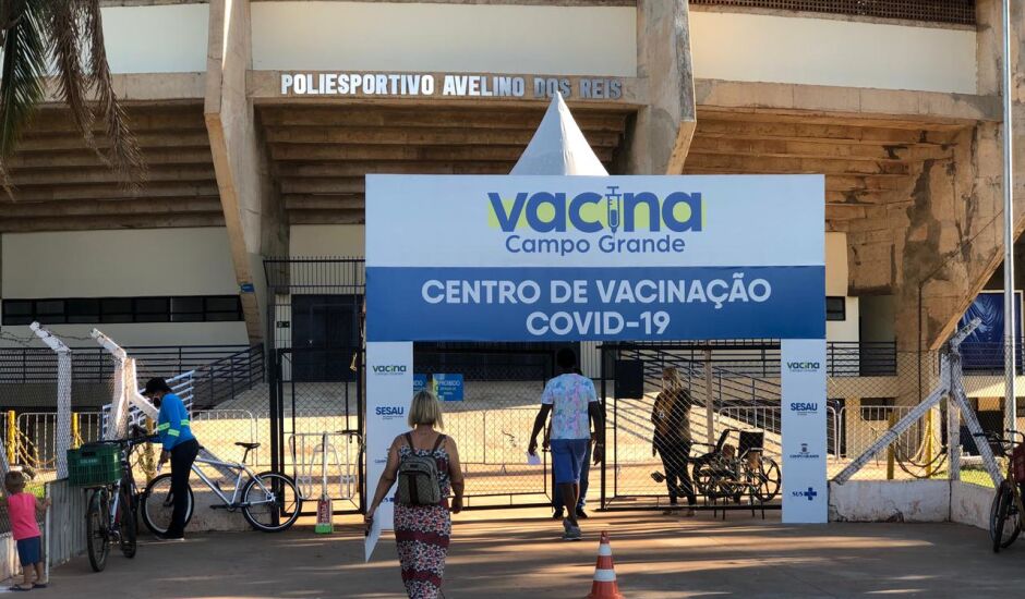 Locais de vacinação funcionam apenas a tarde hoje em Campo Grande.