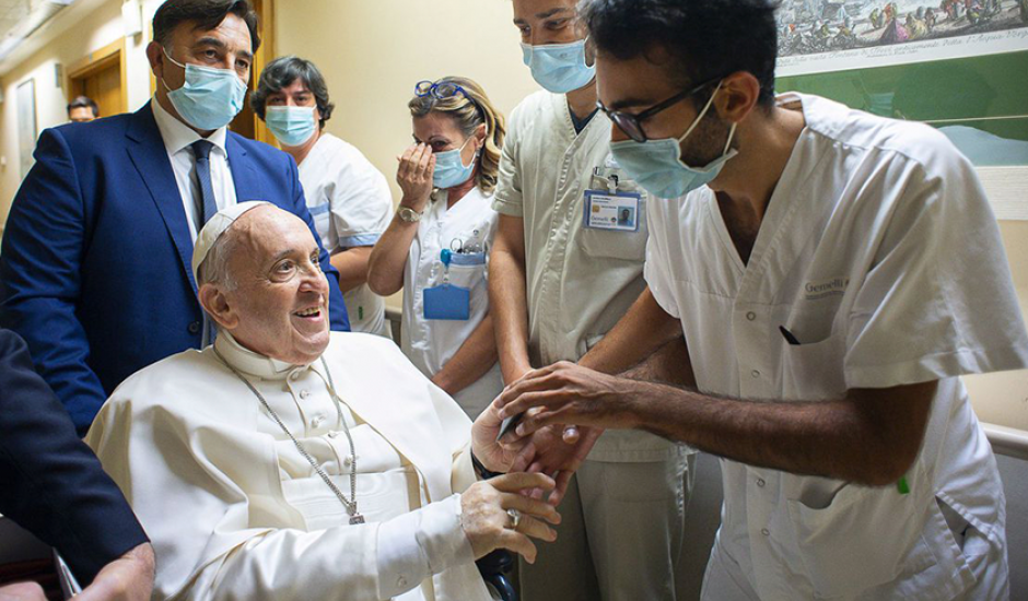 É a primeira vez que o Pontífice é hospitalizado desde que assumiu o posto em 2013