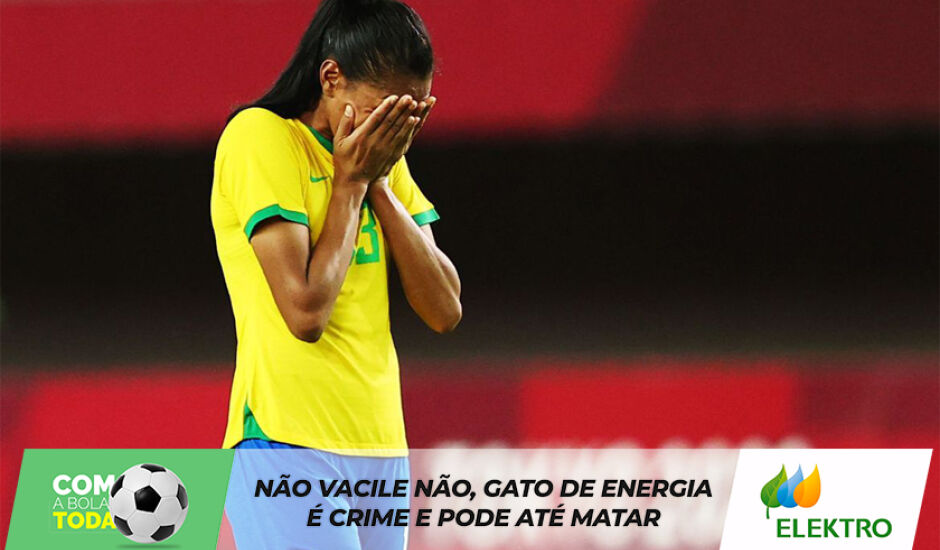 Andressa Alves e Rafaelle desperdiçaram cobranças na derrota por 4 a 3