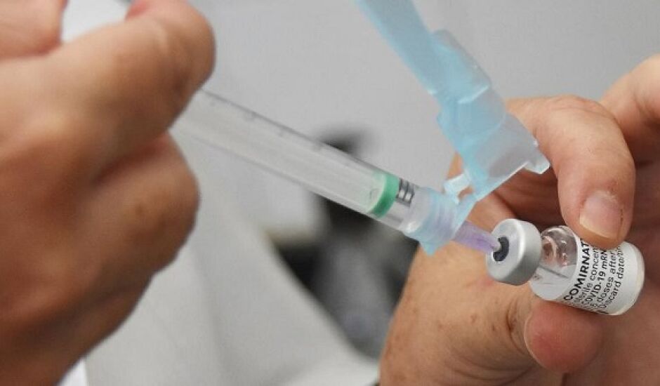 São aplicadas no município vacinas de quatro laboratórios, sendo Astrazeneca, Pfizer, Janssen e Coronavac