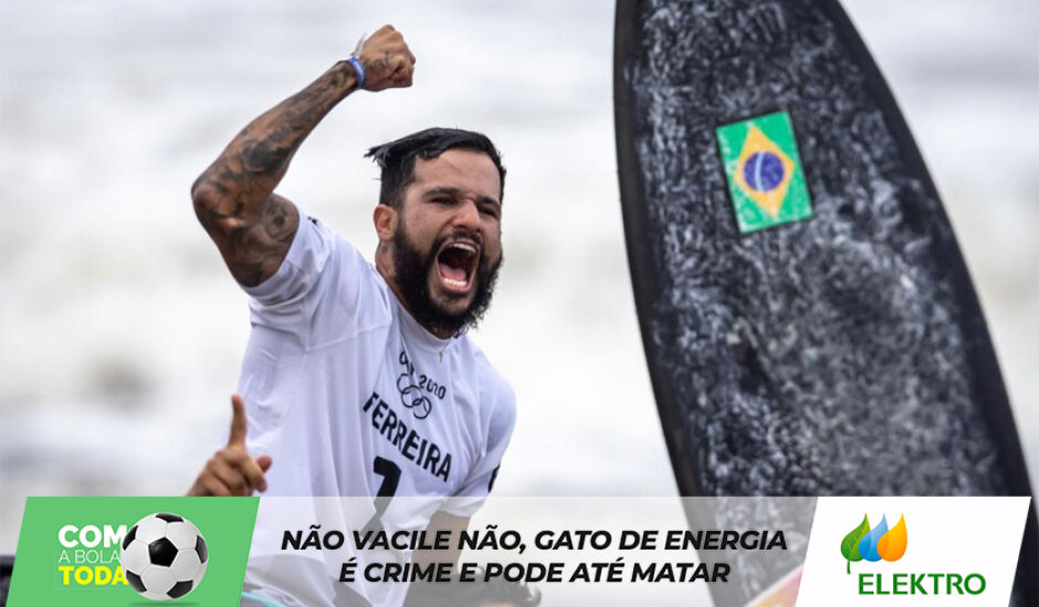 Brasileiro se torna o primeiro campeão olímpico do surfe; Gabriel Medina termina