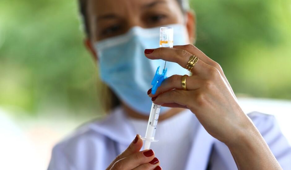 Na próxima semana a vacinação avança para a população na faixa etária de 26 anos acima