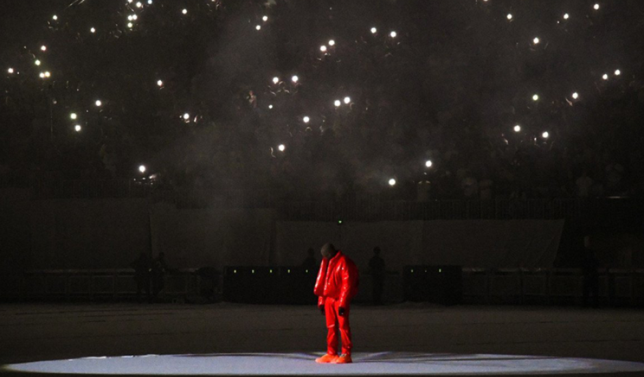 Kanye West na apresentação de Donda
