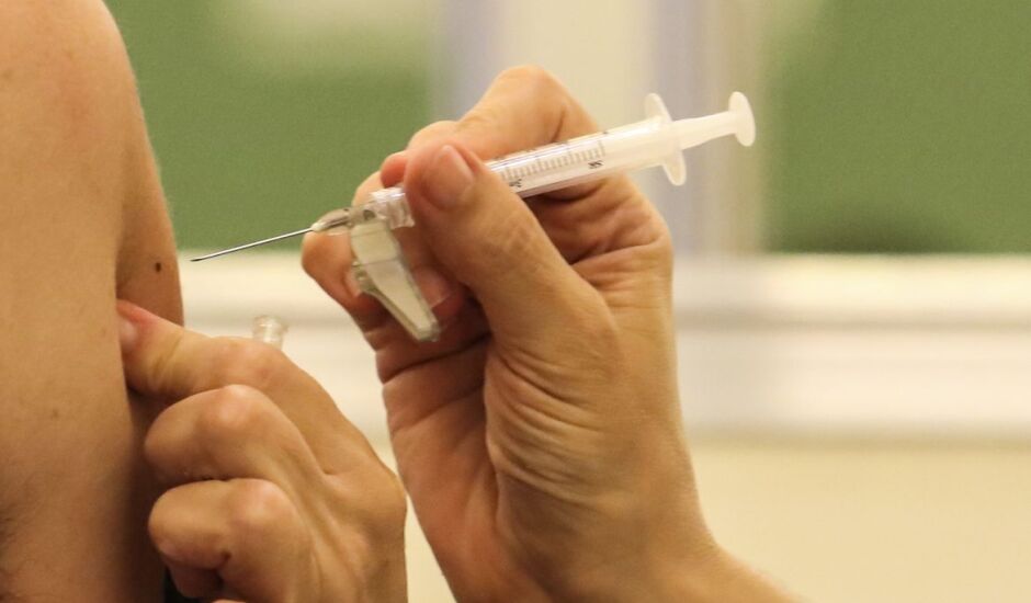 Expectativa é vacinar adolescentes com até 12 anos, além de toda a população com a primeira dose até o início de setembro