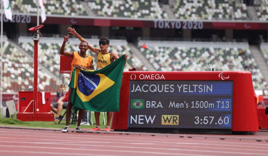 Brasileiro venceu os 1500 m da classe T11 e bateu o recorde mundial