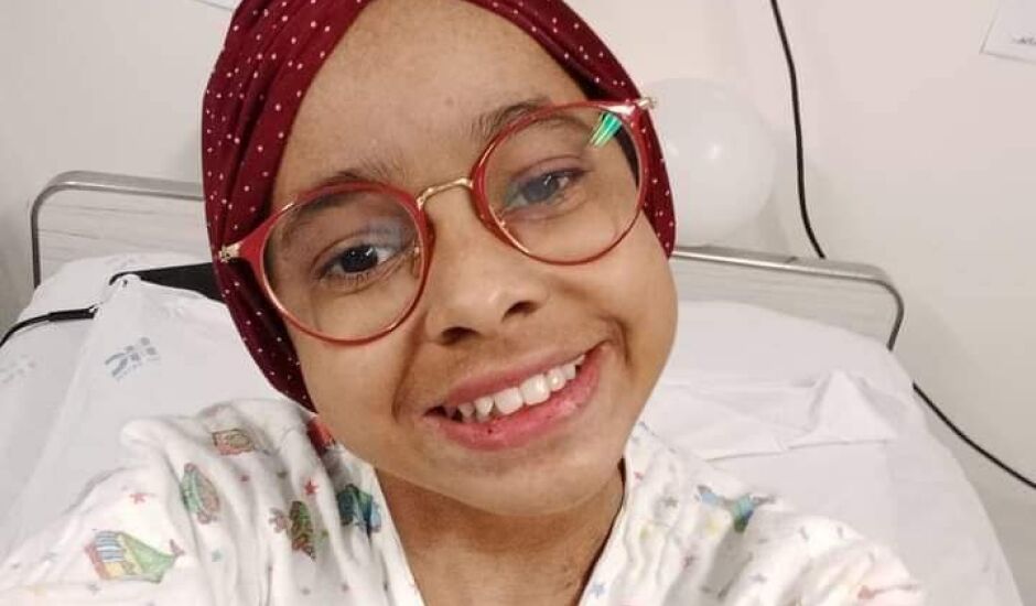A garotinha de 13 anos sofria de doença rara e lutou para sobreviver