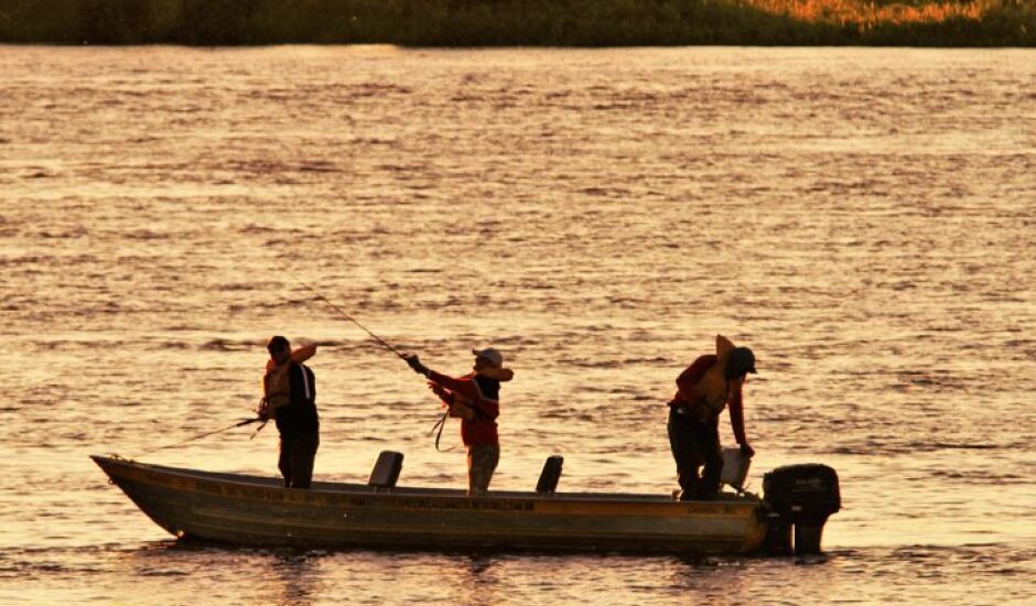 Pescadores que desejam pescar nos rios do estado antes do início da Piracema, devem seguir regras como ter a Autorização Ambiental para Pesca Desportiva.