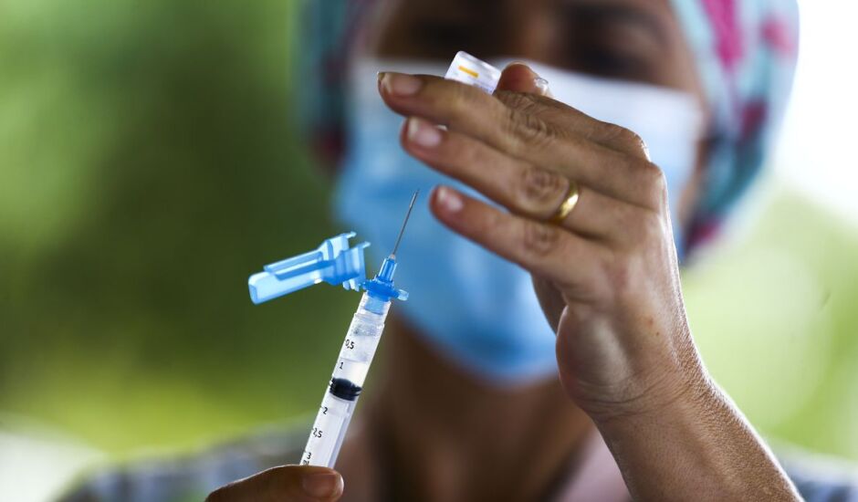 Pesquisa revela que vacinados com CoronaVac têm 74% menos chance de morte por Covid-19