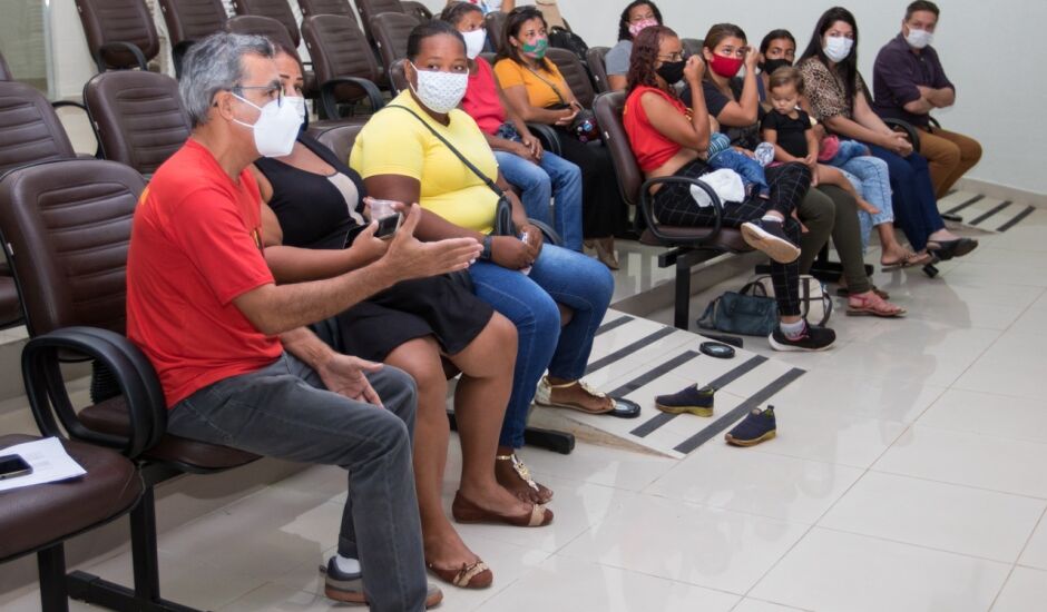 Famílias pede apoio da Câmara Municipal para regularizar área ocupada no São João