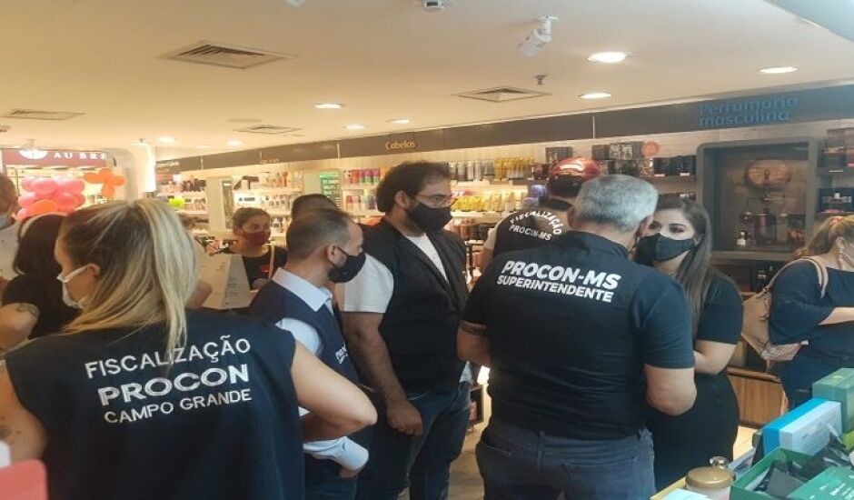 Seis lojas foram autuadas na Black Friday em Mato Grosso do Sul