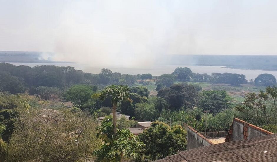 Incêndio florestal registrado nas proximidades de Corumbá, em agosto de 2021