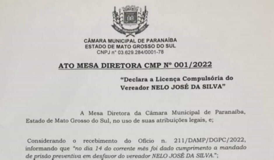 Conforme o texto, publicado pelo vereador Marcos Henrique de Camargo Silva (Marcos Carenga  PP), o afastamento do parlamentar não depende de requerimento ou apreciação do Plenário.