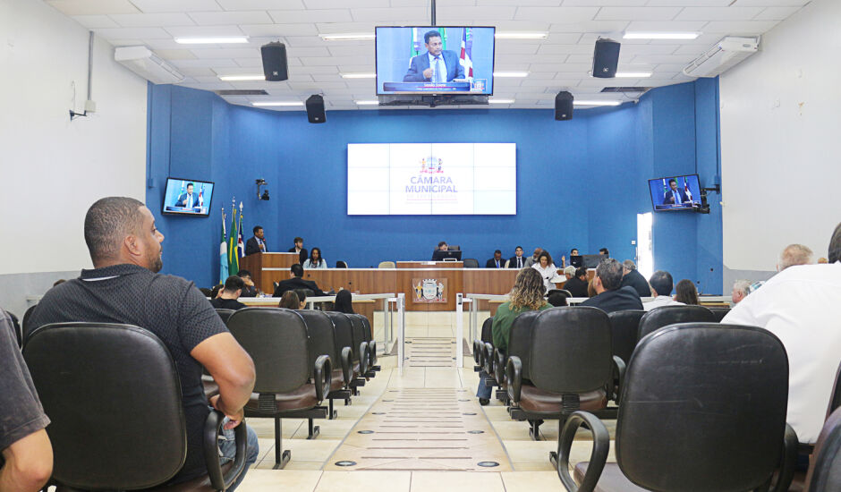 vereadores da base do prefeito Ângelo Guerreiro (PSDB), saíram em defesa dos serviços prestados nesta área.