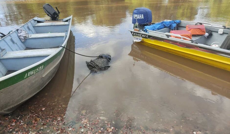 Vítima morreu afogada após cair de embarcação