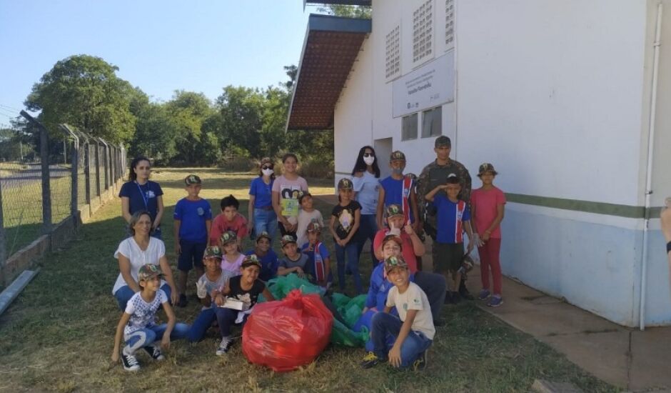 Uma das missões da equipe de Educação Ambiental da SEMEA é levar conscientização e ações voltadas à preservação do meio ambiente às escolas do Município