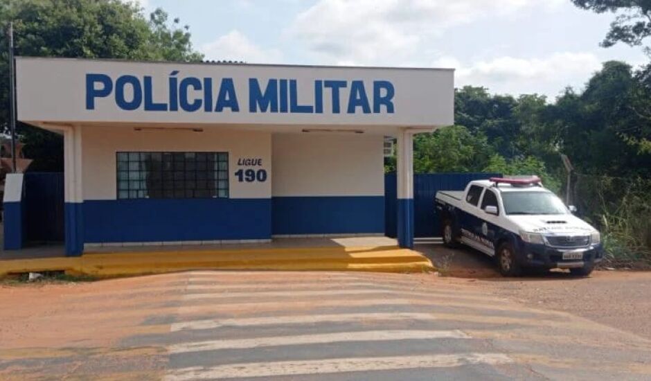 Segundo a PM, era realizado policiamento nas proximidades da ponte que liga o Distrito São João do Aporé, em Paranaíba, com a cidade de Lagoa Santa-GO, momento em que um motociclista passou pelo destacamento policial e empinou sua motocicleta 