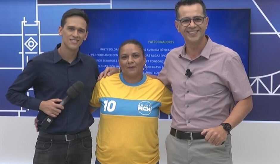 A moradora do Parque São Carlos, dona Veridiana Pereira da Silva, foi a sortuda da vez e ganhou R$ 500