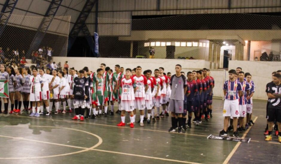 A abertura aconteceu na Escola Estadual Aracilda Cícero Correa da Costa, onde ocorreram jogos na sexta, sábado e domingo o dia todo