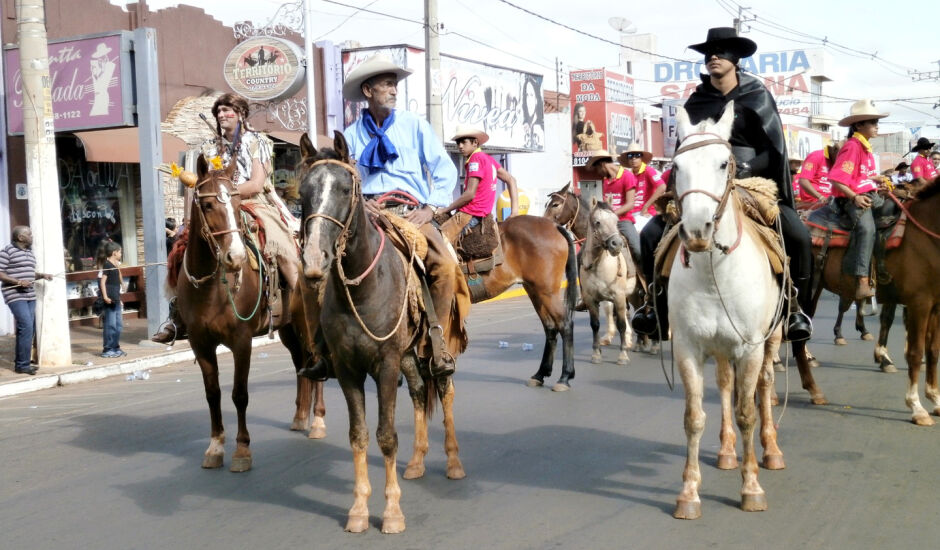 Tradição a Cavalgada faz parte da cultura sertaneja