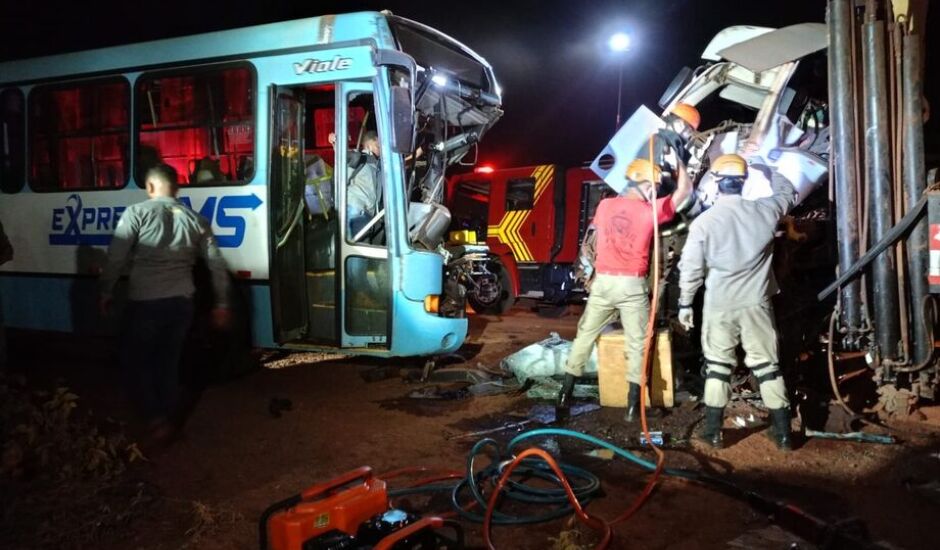 A vítima mais grave era o motorista do ônibus que foi encaminhado para Ponta Porã