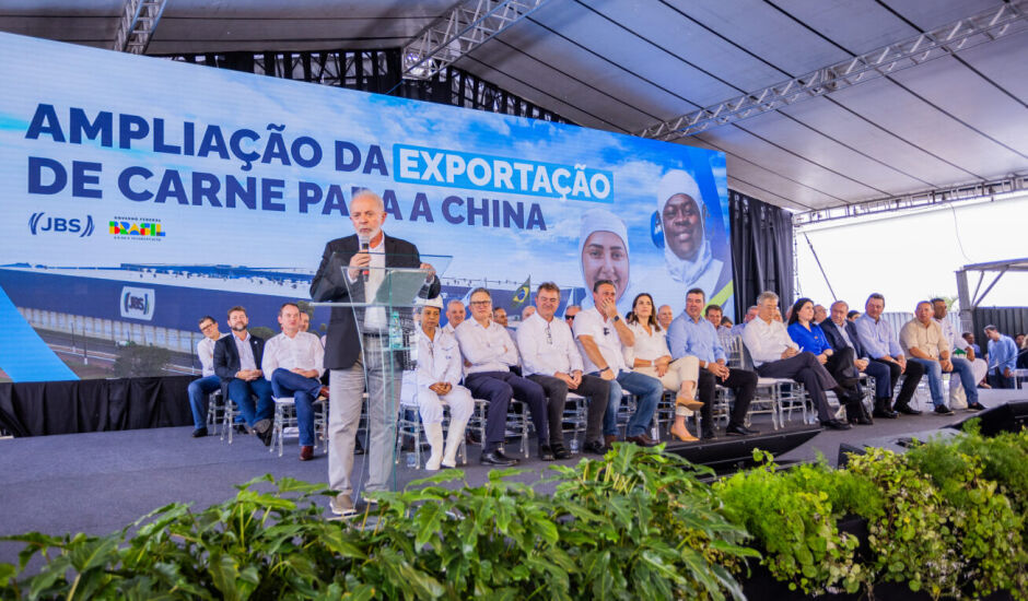 Lula retorna ao estado para acompanhar a finalização do primeiro lote de carne exportado para a China