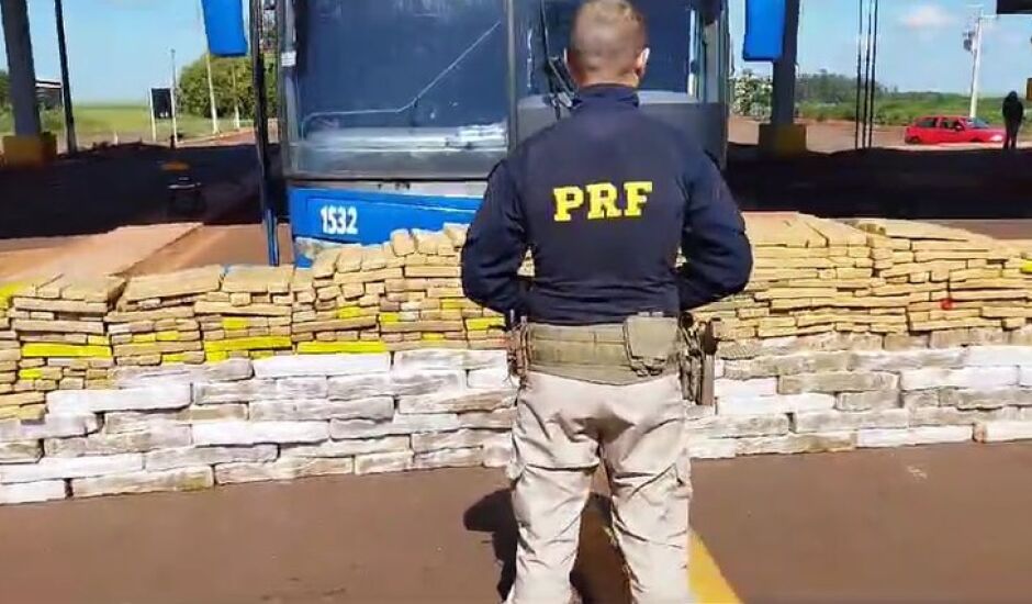 Policiais encontraram a droga em ônibus que iria do Paraguai até Florianópolis