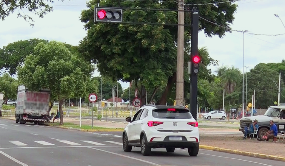 Escolha dos cruzamentos que receberão a sinalização foi baseada em estudos sobre o fluxo de veículos.