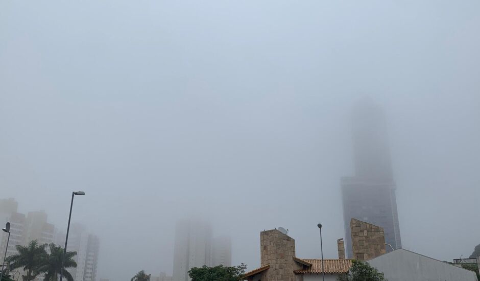 Início da manhã em Campo Grande teve baixas temperaturas e neblina intensa