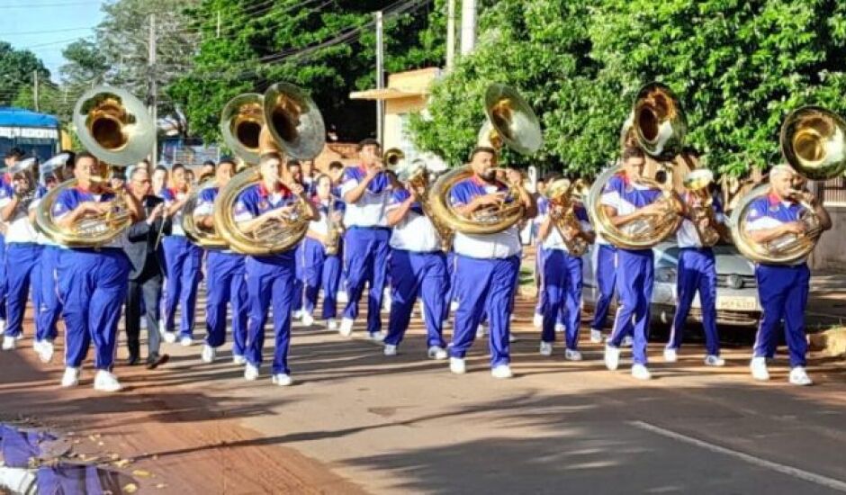 A ideia é levar alegria e cultura por meio da música.