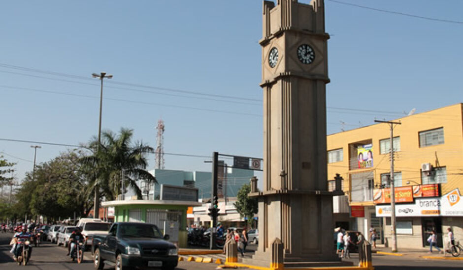 Relógio Central é um dos pontos de referência da cidade.