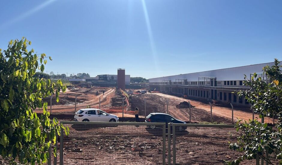 Torre de onde o trabalhador caiu tem cerca de 23 metros de altura