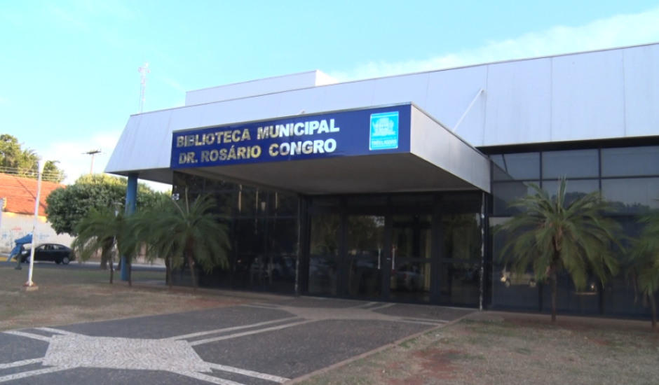 A biblioteca terá também uma sala de estudo e um laboratório de informática.