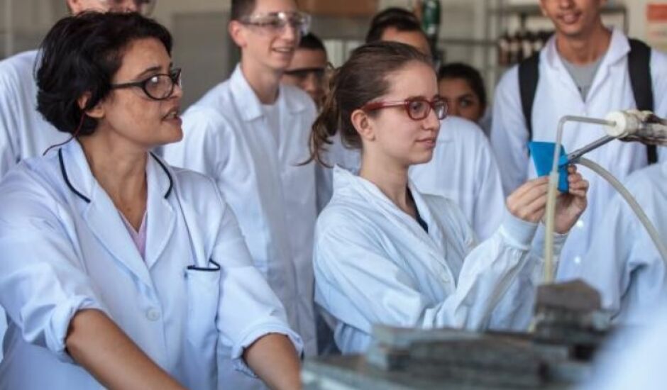 Ao todo, são oferecidas 180 vagas e as provas podem ser feitas em diversas cidades do Brasil.