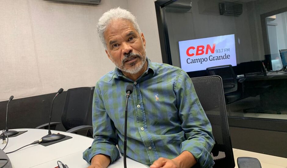 Adilson Trindade durante participação no Jornal CBN CG.