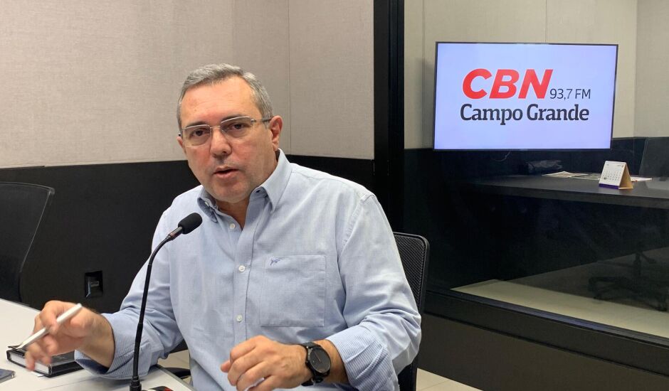 Colunista Edir Viégas durante Jornal CBN Campo Grande.