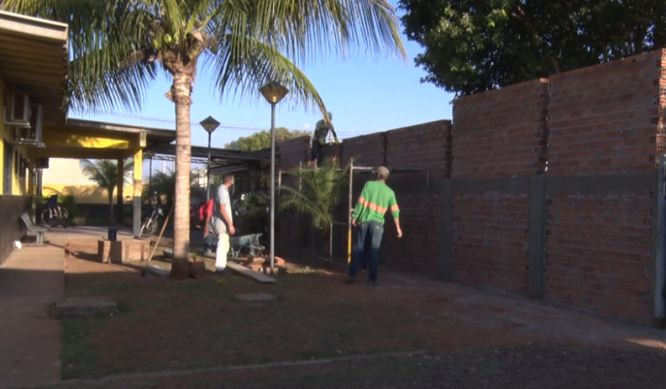 Dentro da unidade prisional, os reeducandos podem trabalhar em diversos serviços.