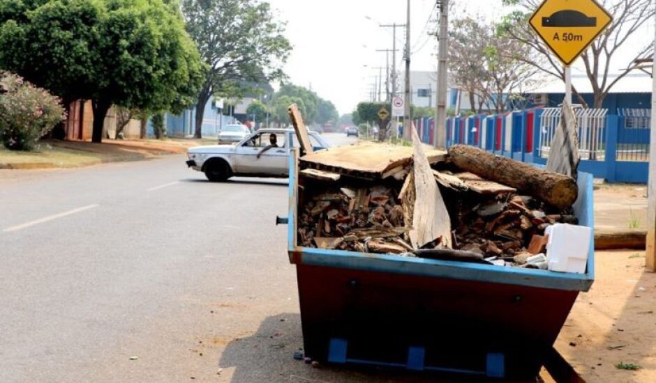 Podem ser descartados itens que possam acumular água e materiais orgânicos.