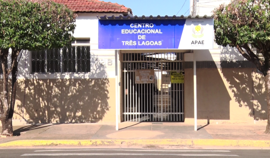 A escola atende uma comunidade carente e reforça que qualquer quantidade de toalhas será aceita.