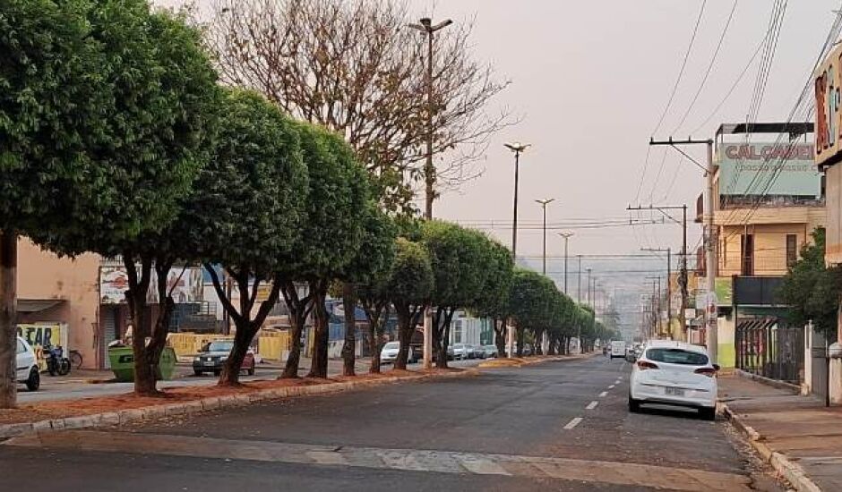 Cidade registra altas temperaturas e umidade do ar semelhante a índice de deserto.