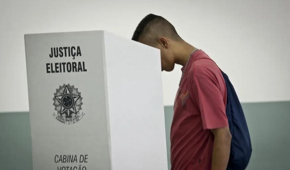 O cartório eleitoral está funcionando em regime de plantão nos sábados e domingos, das 14h às 19h.