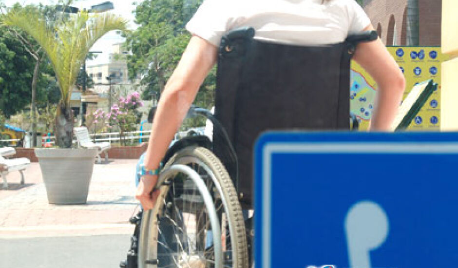 São poucos os pontos de acessibilidade para deficientes físicos na Cidade