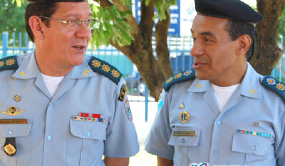 Comandante Geral da PM, coronel Geraldo Garcia Orti e comandante do 2ºBPM, tenente coronel Washington Geraldo de Oliveira