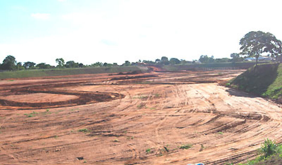 Área onde está sendo construída a pista de motocross e outras atividades esportivas e de lazer