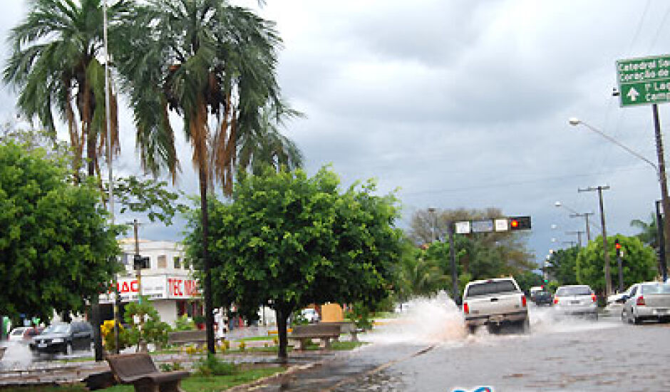 Plana, a Cidade fica quase que inundada a qualquer chuva mais demorada