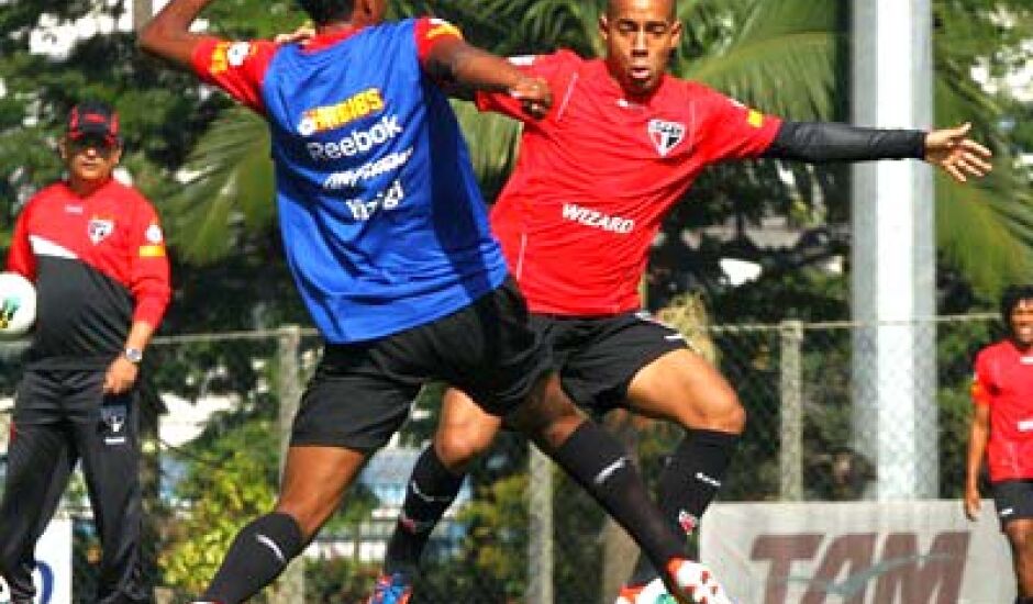 Garoto Ademilson segue no ataque titular do Tricolor