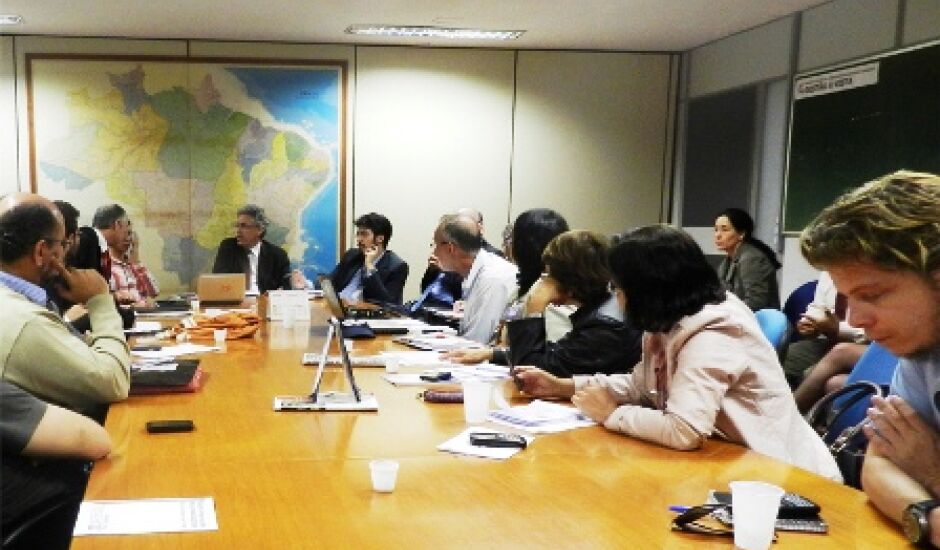 Direção da Fasubra e membros do CNG no Ministério do Planejamento, durante reunião 