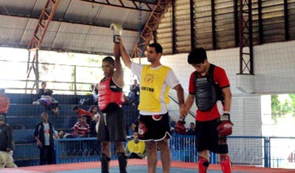 Três-lagoense é declarado vencedor de uma das lutas em Campo Grande