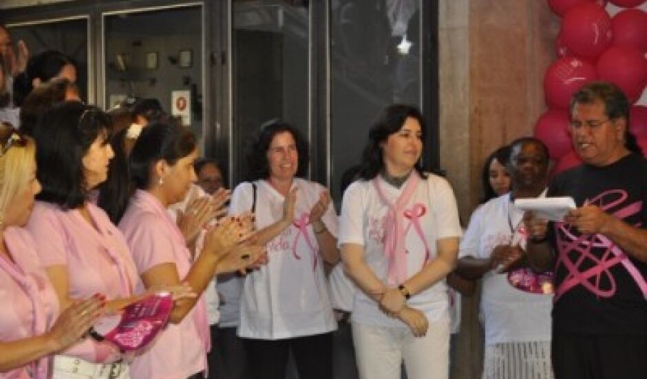 Marcia Moura presente na ação contra o Câncer de Mama