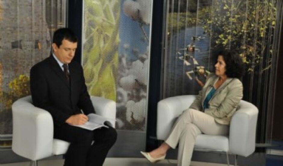 Prefeita Marcia Moura sendo entrevistada